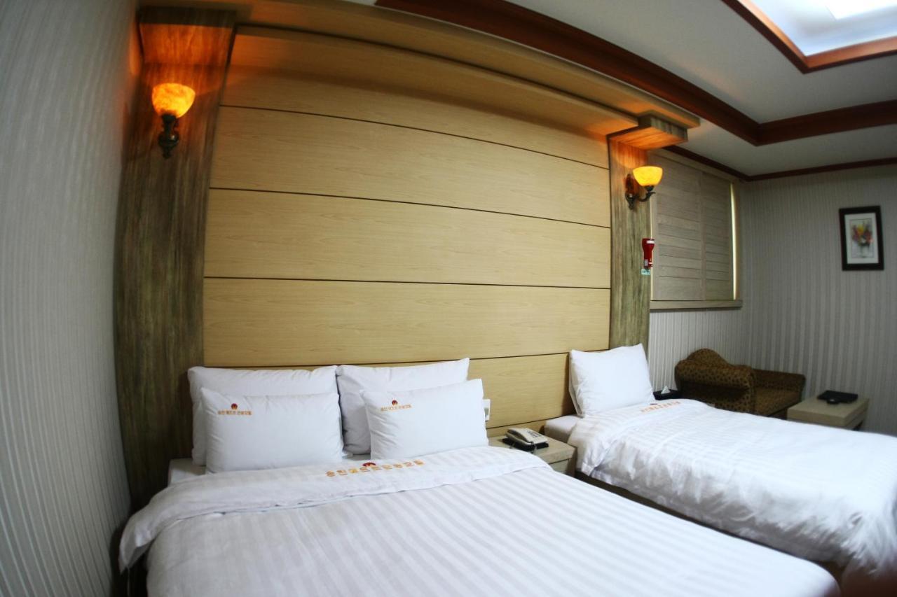 เมโทร โพล ทัวริสต์ โฮเทล Hotel พย็องแท็ก ภายนอก รูปภาพ